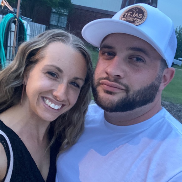 MEET YOUR POSHER 🥳❤️ - Picture 4 of 6